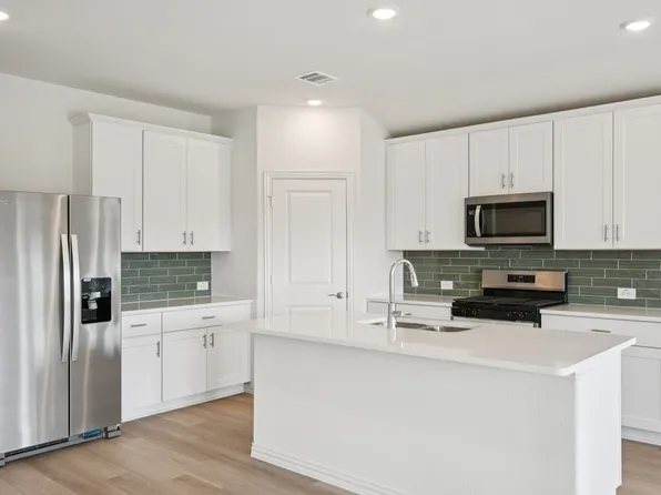 1022 Eagle Run Ln, Lavon, TX 75166