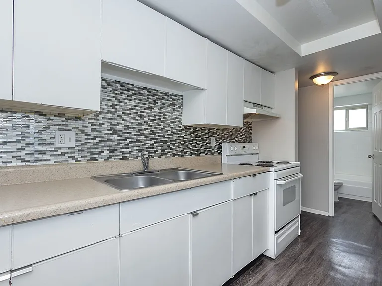 Dexter Street Apartments — Photo 41