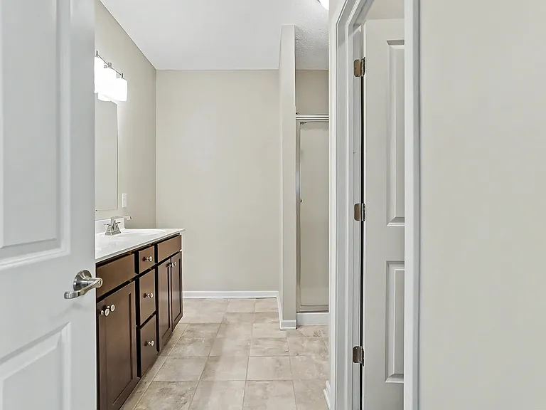 800 Redwood Ln — Photo 28