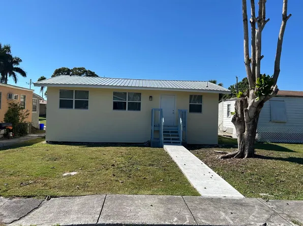 371 Banyan Ave, Pahokee, FL 33476