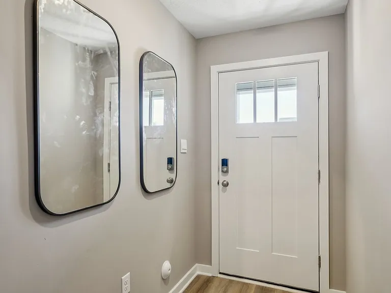 415 Harmon Ct — Photo 3