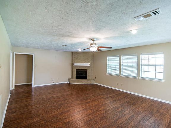 5th image of 1828 E Lake Dr