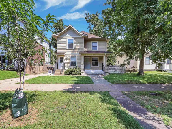 818 Bluemont Ave, Manhattan, KS 66502