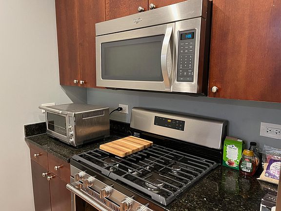 3rd image of 2472 W Foster Ave APT 310