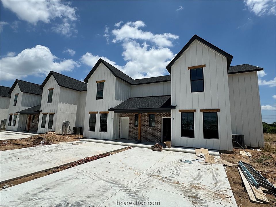 1st image of 4104 Maycomb Cir