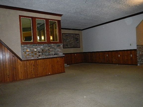 Additional Living Room