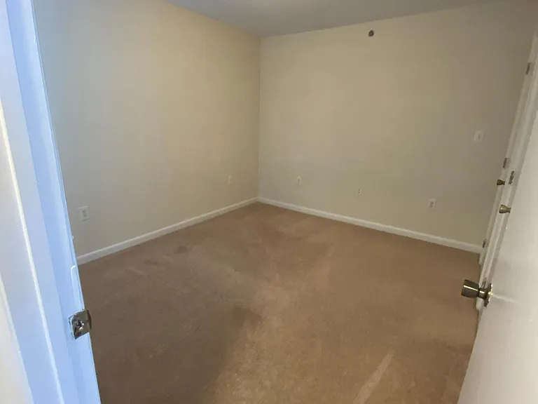 Lake Park Co-living Rooms — Photo 25