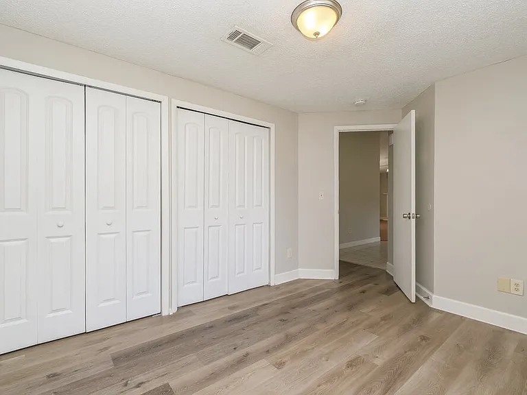 7511 Breezewood Ct — Photo 12