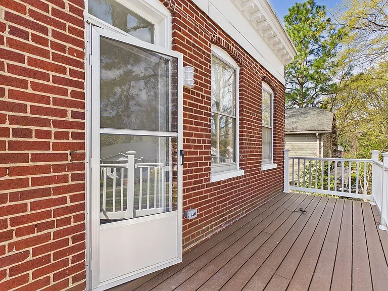 1703 Oakdale Ave #B — Photo 7