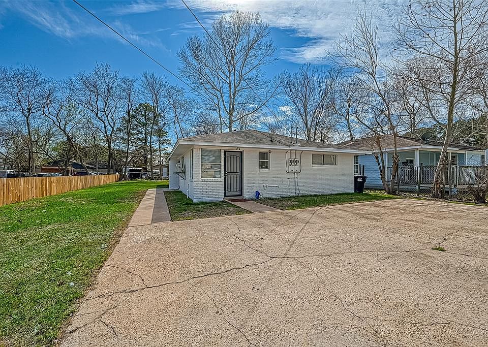 1st image of 7818 Oak Knoll Ln #B