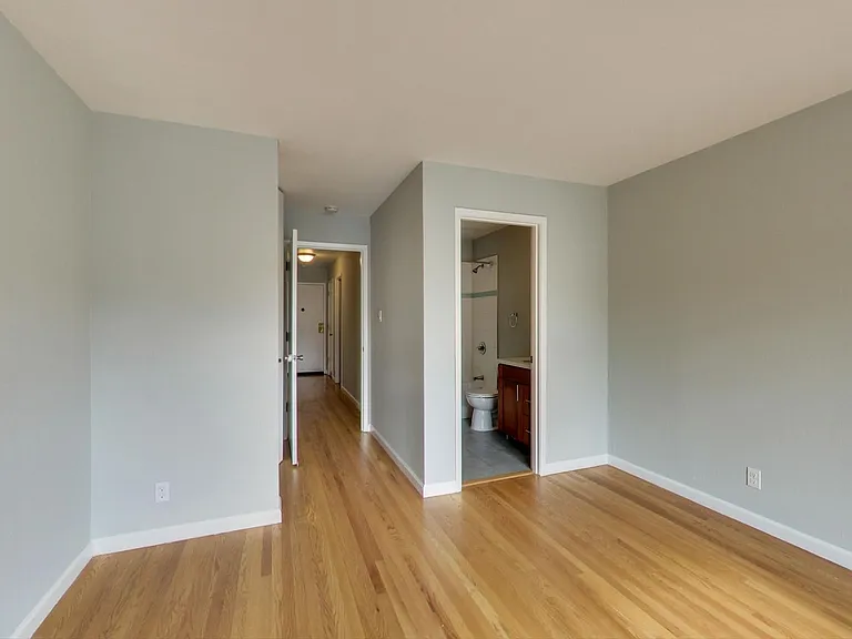 205 Collins St #4 — Photo 7