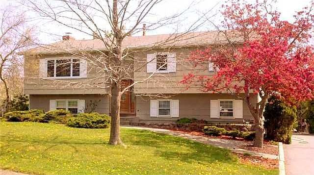 1st image of 16 Jones Dr