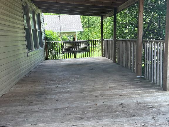 2nd image of 512 W Franklin St