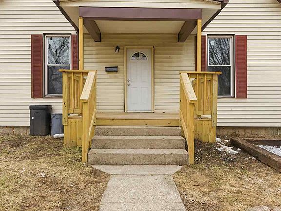 3rd image of 523 Summit Ave