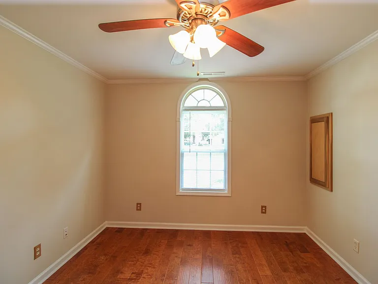 210 Wood St — Photo 4