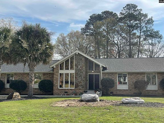 2nd image of 135 N Beaver Dam Rd