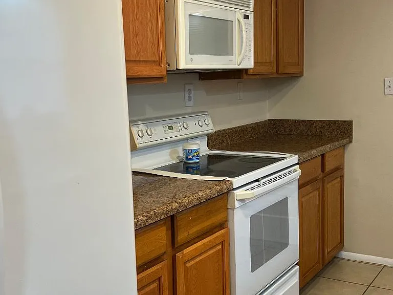 21504 Shannon Ave — Photo 5