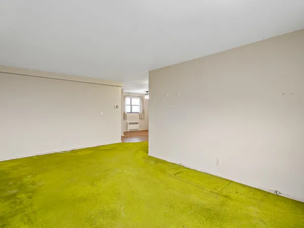 90-50 Union Turnpike image 7 of 23