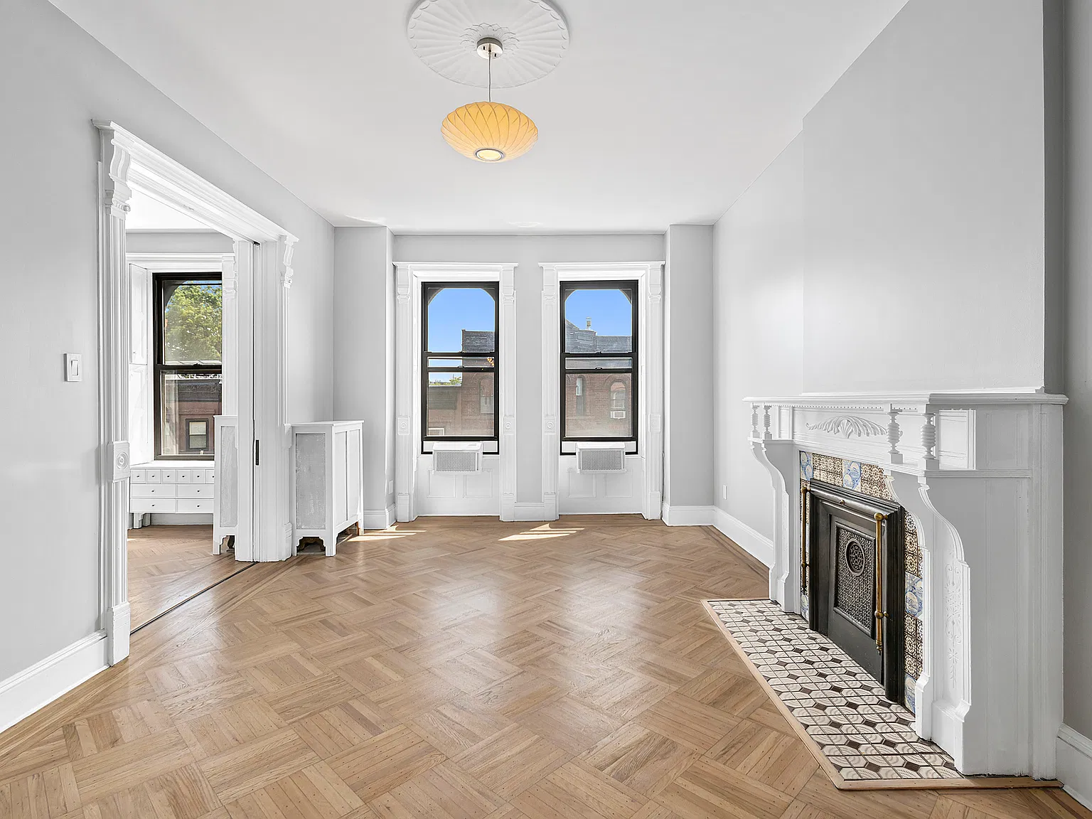 23 Saint John's Place — Photo 1