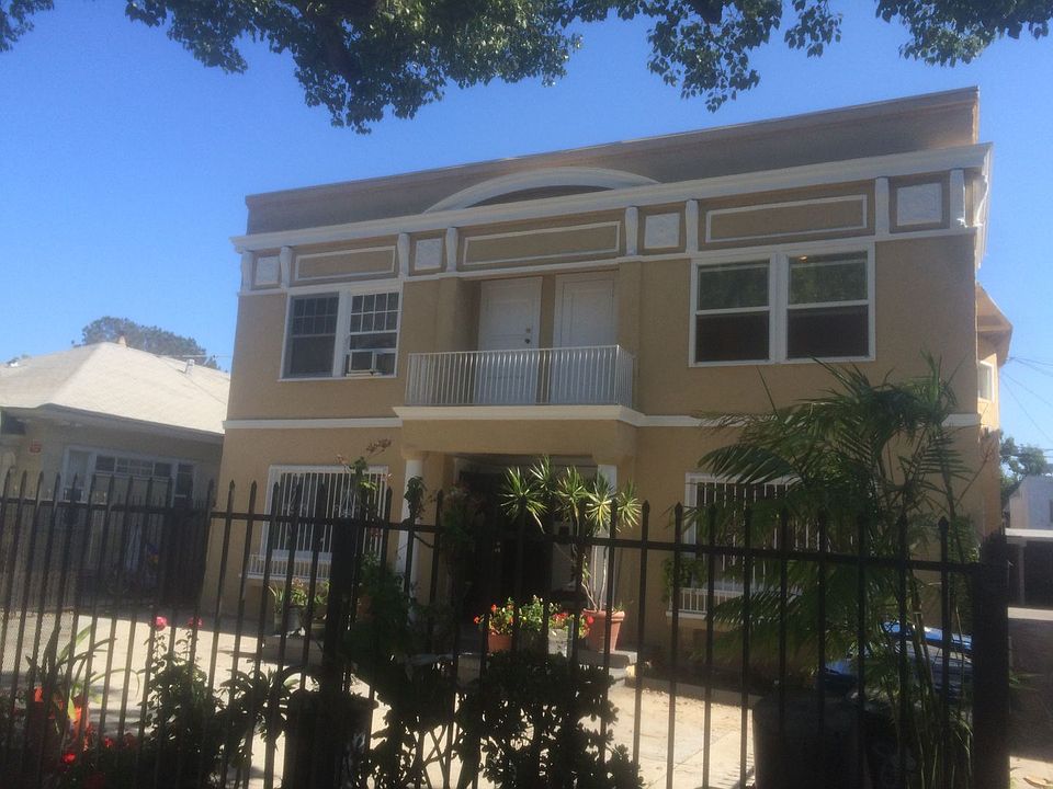 1st image of 854 W 41st St