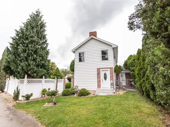 604 W Fayette St, Connellsville, PA 15425