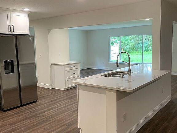 4th image of 24417 Strawberry Ave