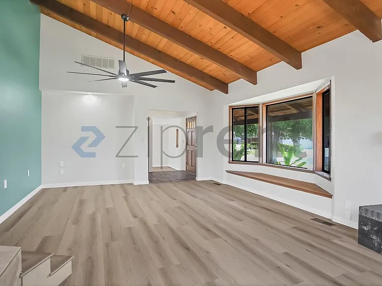 1196 Robinson Ct — Photo 4