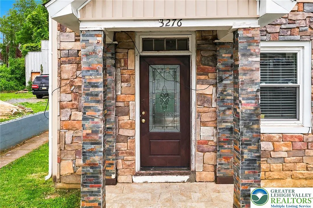 3 bed, 2.5 bath, 1824 sqft, $2,250 — Photo 3
