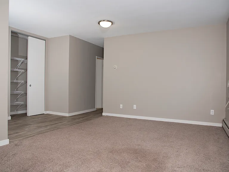 410 Apartments — Photo 13