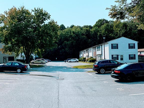 2nd image of 49 Countryplace Ln #49