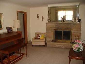 5th image of 2392 Hamline Ave N