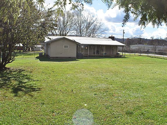 3rd image of 149 Dewberry Dr