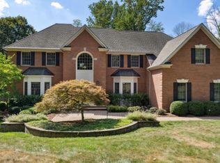 3 Hunters Trl, Chester, NJ 07930