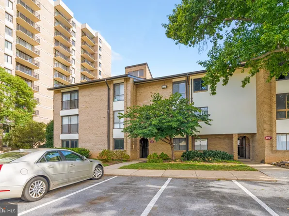 120 Monroe St APT 101, Rockville, MD 20850