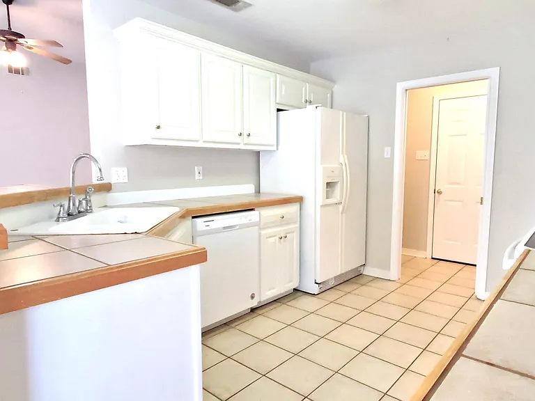 4006 Meadow Oak Ln — Photo 4