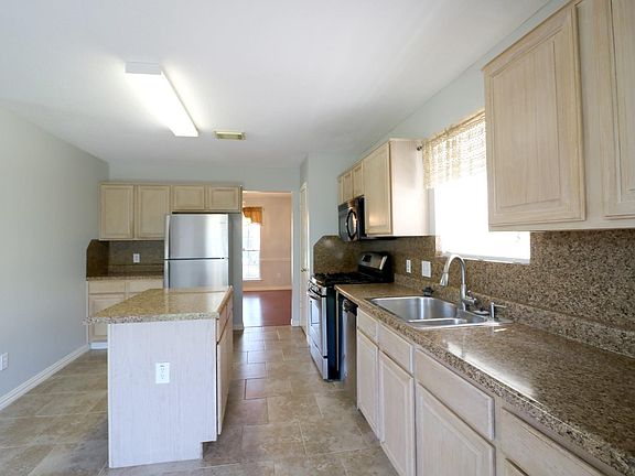 3rd image of 1926 Wildwood Ridge Dr