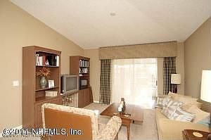 3rd image of 2095 Ardencroft Dr