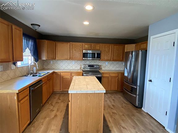 4th image of 1502 Woodpark Dr