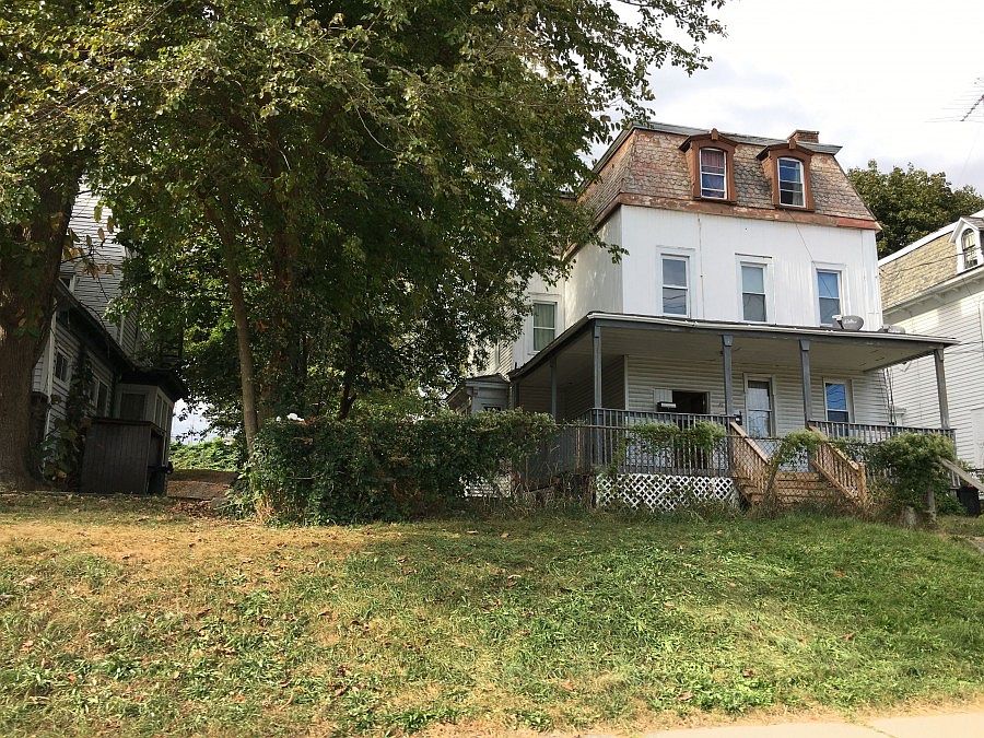 2nd image of 40 East Ave