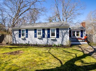 18 Sycamore St, Hyannis, MA 02601
