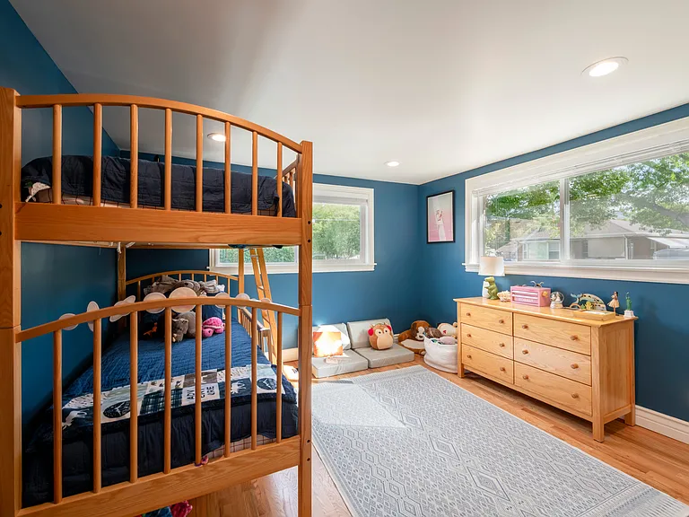 587 E Sherman Ave — Photo 15
