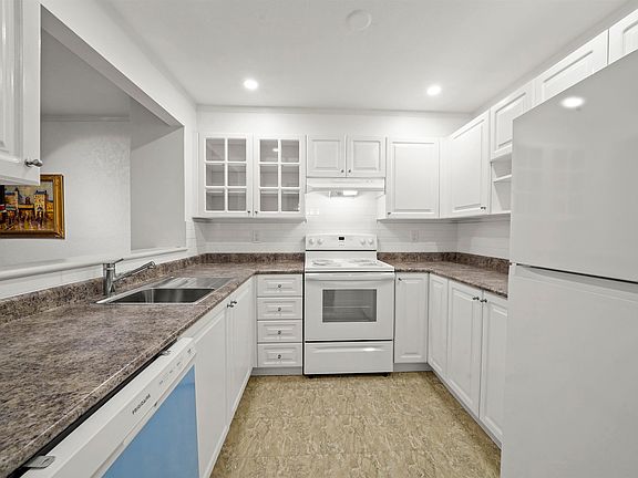 5th image of 8880 Jones Rd #132