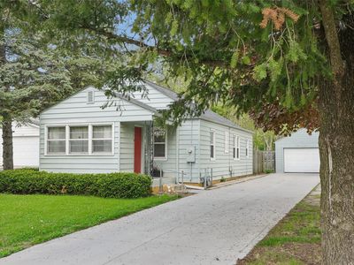 2744 E Douglas Ave, Des Moines, IA, 50317