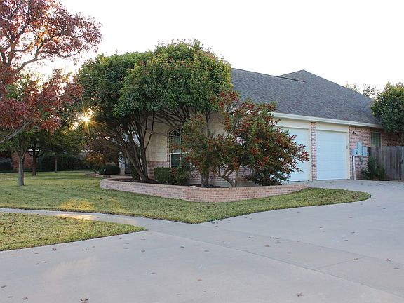 2nd image of 1441 Derby Ct
