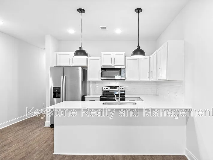 760 Tracy Ln #B102 — Photo 6