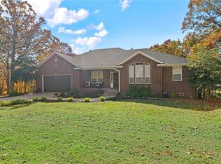 104 Woodlou Ln, Rogers, AR 72756