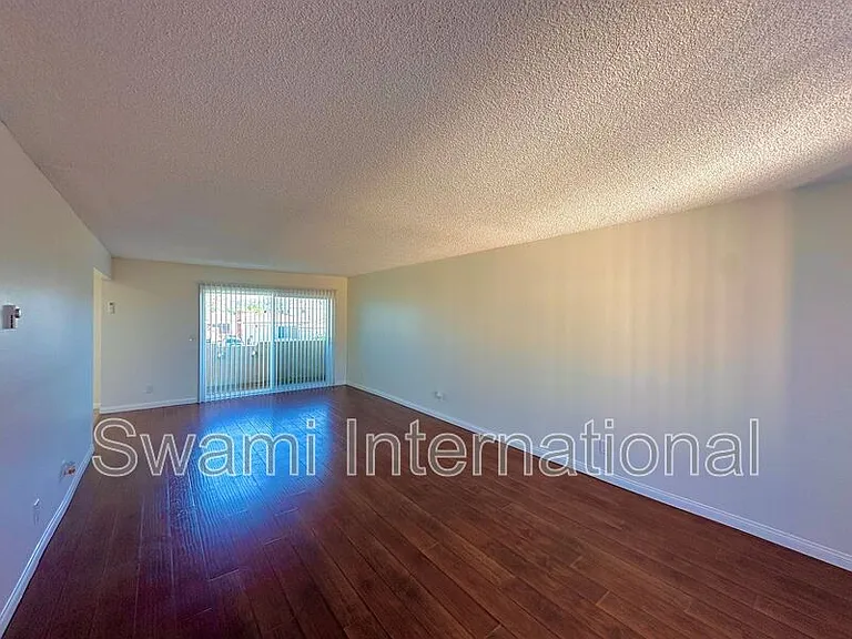 1705 W 253rd St #6 — Photo 5
