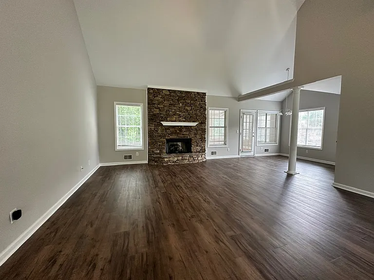 5885 Sarah Orr Ln — Photo 2