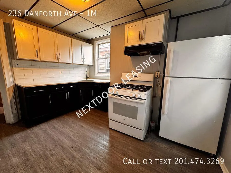 236 Danforth Ave #1M