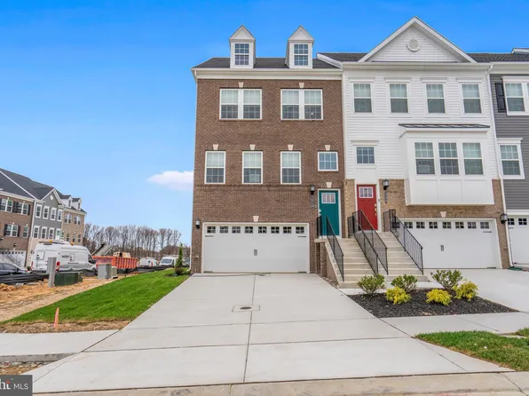 210 Birdie Ct, Pikesville, MD 21208